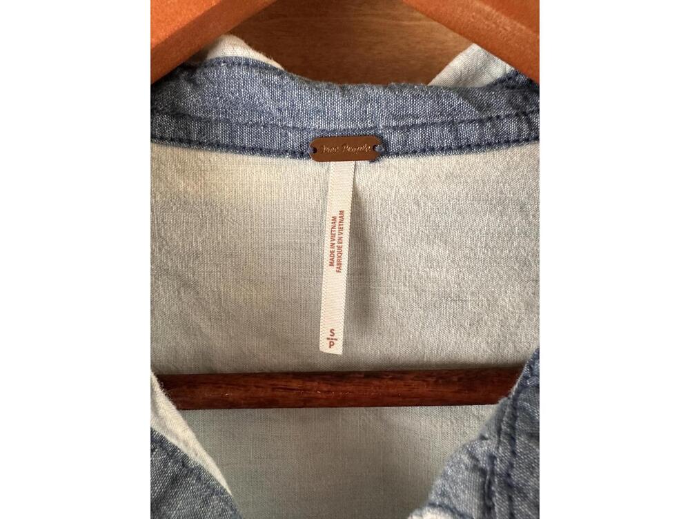 Free People Embroidered Bandana Bandit Chambray Button Down Shirt Women’s Small - Picture 7 of 15